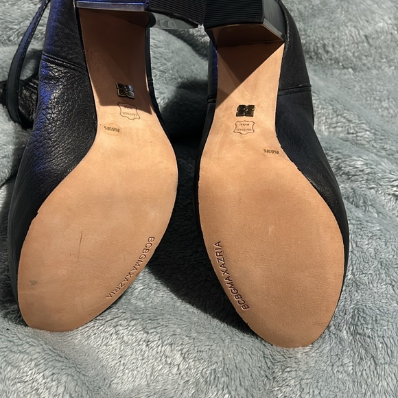 BCBG Black Leather Booties With Wrap Buckle Detail-NWT-Sz 8.5 - Picture 6 of 12